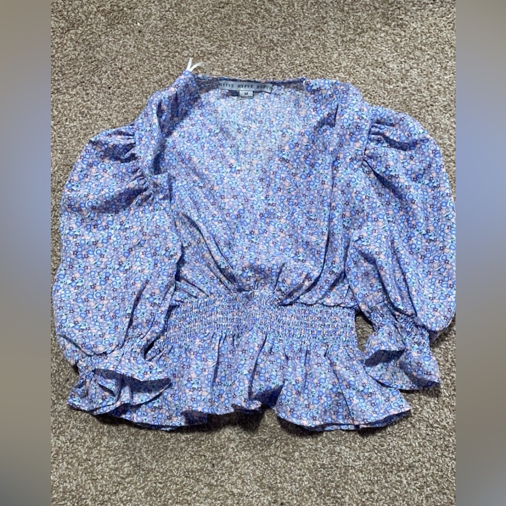 Floral Boutique Top; size M!!